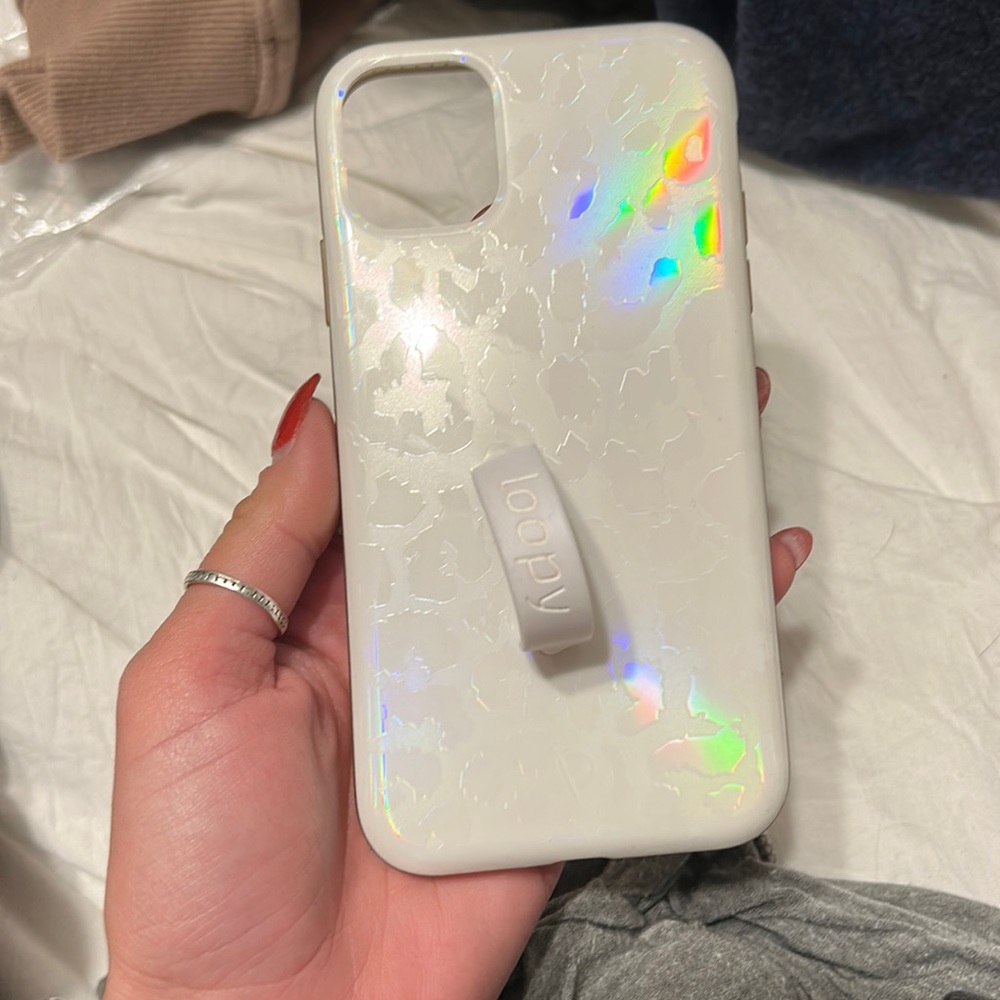 LOOPY CASE WHITE iPhone 11